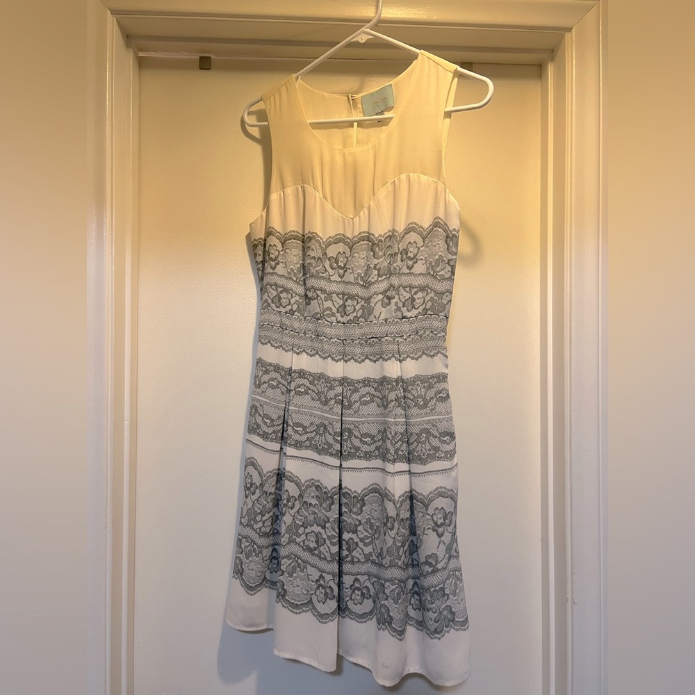 Skies Are Blue dress size S.